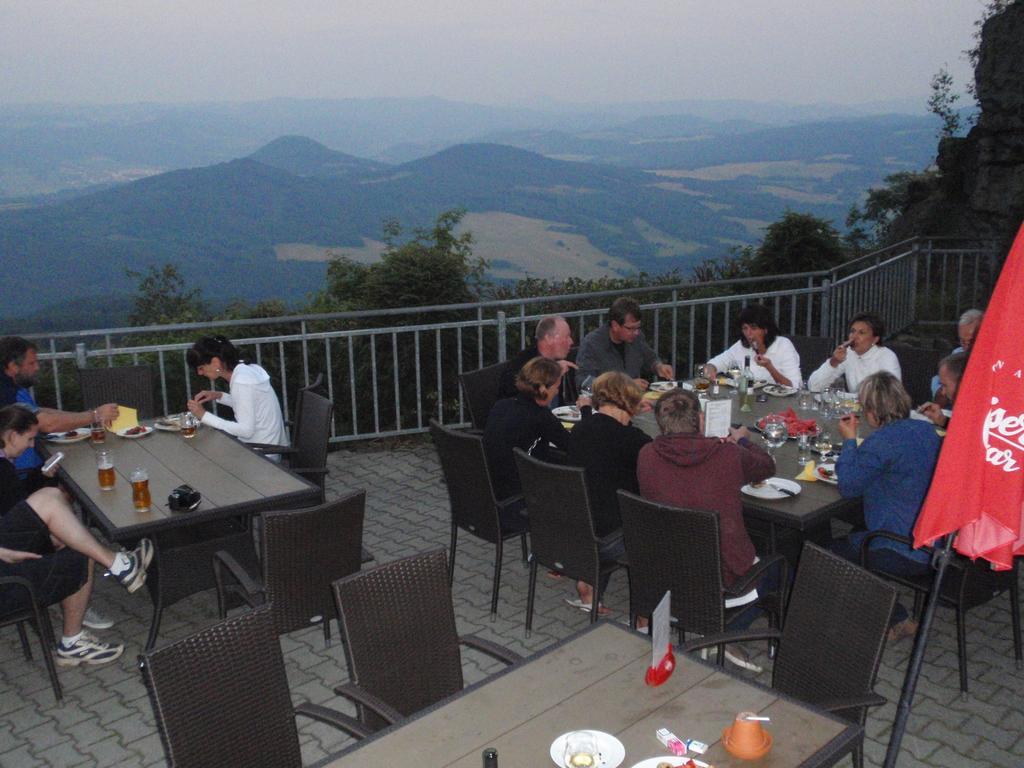 Hotel Sneznik Zewnętrze zdjęcie